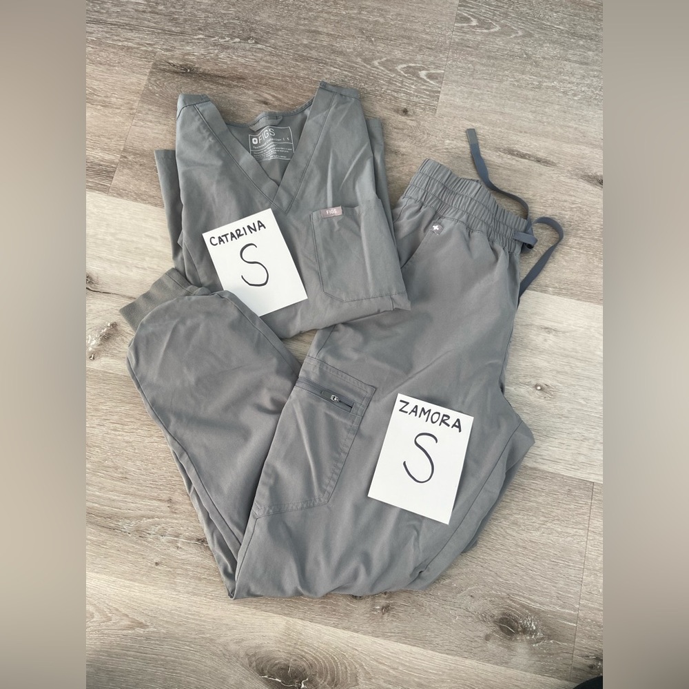 Figs Small Scrubs (Sage Green)